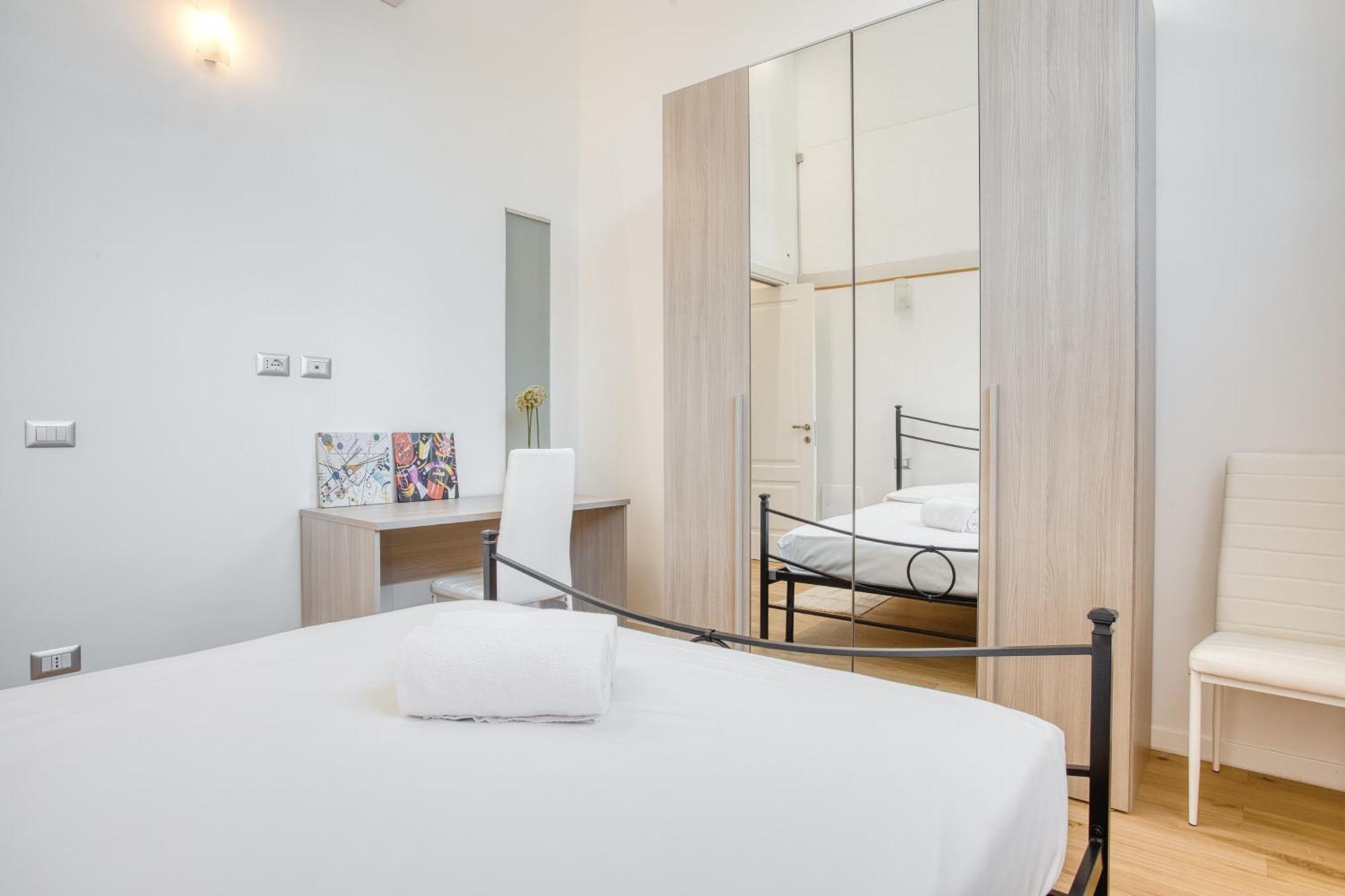 Walk To Navigli - Via Gola - 2 Bedrooms Apt Milano Esterno foto
